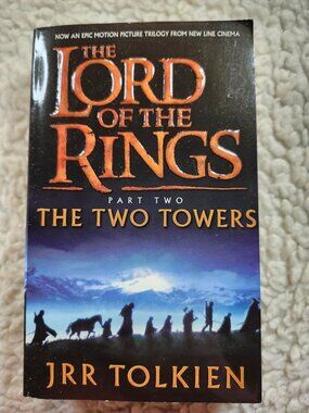 JRR Tolkien The Two Towers Paperback HarperCollins ISBN 0-00-712383-3 Mass Markt